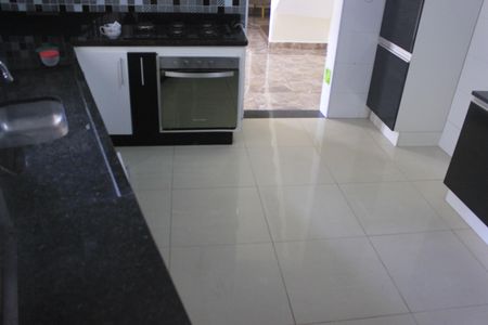 Casa à venda com 160m², 3 quartos e 5 vagasCozinha 