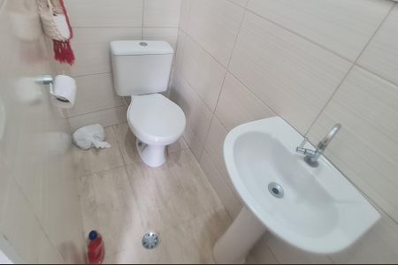 Casa à venda com 160m², 3 quartos e 5 vagasBanheiro externo 