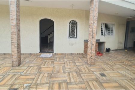 Casa à venda com 160m², 3 quartos e 5 vagasQuintal e garagem 