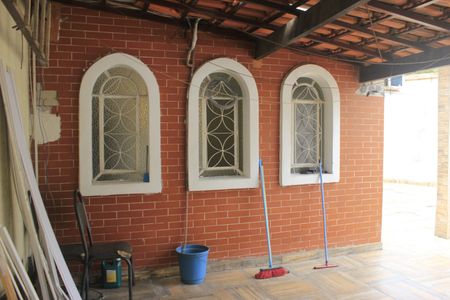 Casa à venda com 160m², 3 quartos e 5 vagasQuintal e garagem 