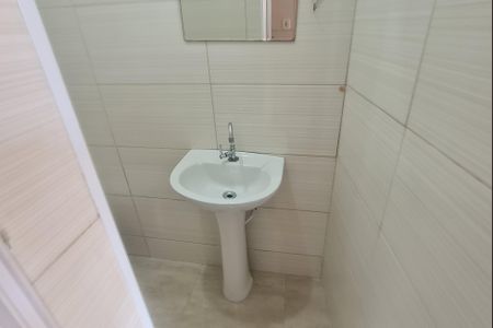 Casa à venda com 160m², 3 quartos e 5 vagasBanheiro externo 