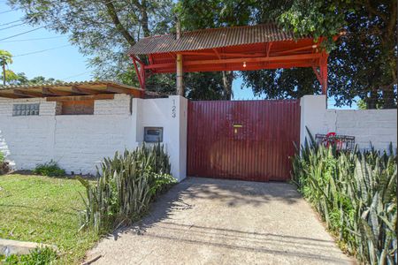 Casa para alugar com 200m², 3 quartos e 6 vagasFachada