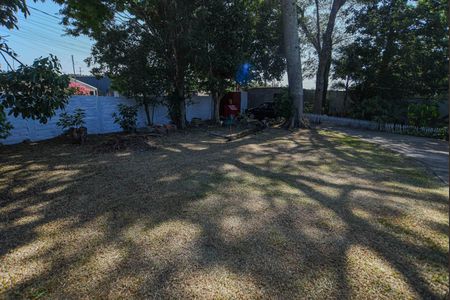 Casa para alugar com 200m², 3 quartos e 6 vagasQuintal