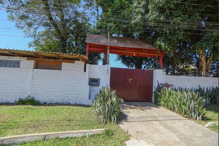 Casa para alugar com 200m², 3 quartos e 6 vagasFachada