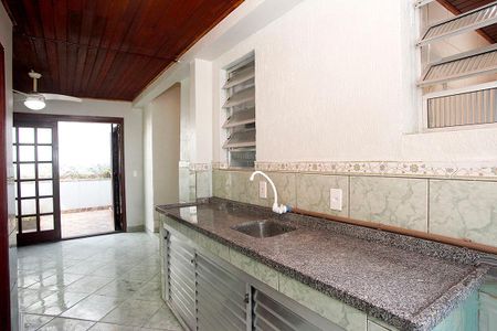 Casa à venda com 120m², 3 quartos e sem vagaÁrea de Serviço