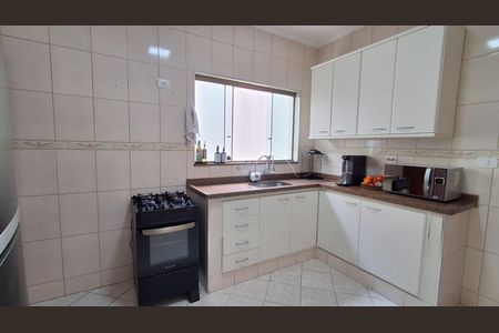 Casa à venda com 146m², 2 quartos e 2 vagasCozinha 