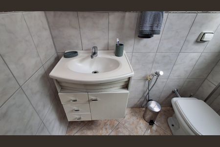 Casa à venda com 146m², 2 quartos e 2 vagasBanheiro Suíte 