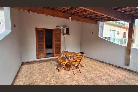 Casa à venda com 146m², 2 quartos e 2 vagasVaranda 