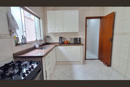 Casa à venda com 146m², 2 quartos e 2 vagasCozinha 