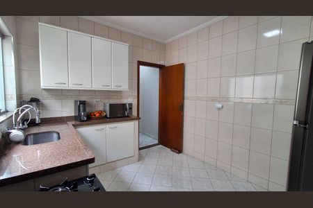 Casa à venda com 146m², 2 quartos e 2 vagasCozinha 