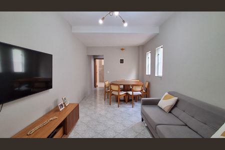Casa à venda com 146m², 2 quartos e 2 vagasSala