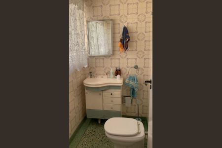 Casa para alugar com 348m², 5 quartos e 3 vagasBanheiro