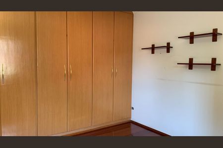 Casa para alugar com 348m², 5 quartos e 3 vagasQuarto