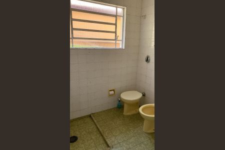 Casa para alugar com 348m², 5 quartos e 3 vagasBanheiro