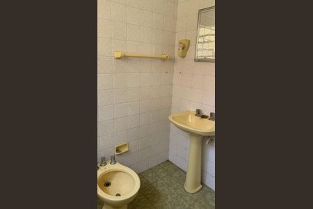 Casa para alugar com 348m², 5 quartos e 3 vagasBanheiro