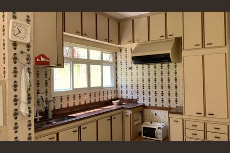 Casa para alugar com 348m², 5 quartos e 3 vagasCozinha