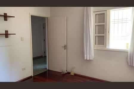 Casa para alugar com 348m², 5 quartos e 3 vagasQuarto