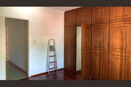 Casa para alugar com 348m², 5 quartos e 3 vagasQuarto
