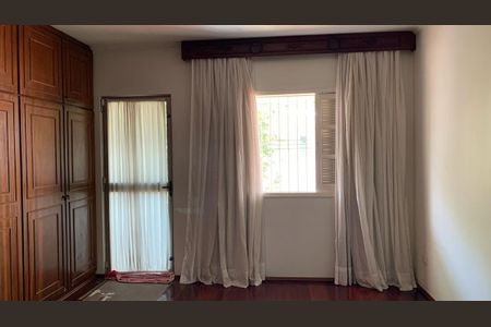 Casa para alugar com 348m², 5 quartos e 3 vagasQuarto