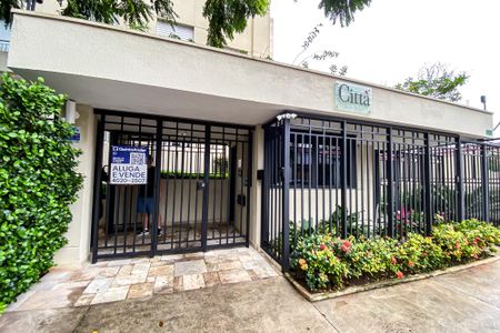 Apartamento à venda com 77m², 2 quartos e 2 vagasEntrada