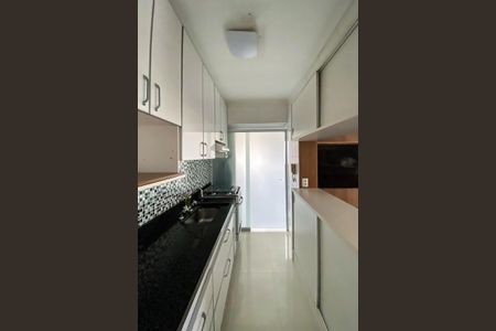 Apartamento à venda com 77m², 2 quartos e 2 vagasCozinha