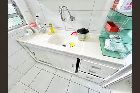 Casa à venda com 189m², 2 quartos e 2 vagas Casa à venda com 189m², 2 quartos e 2 vagasCozinha