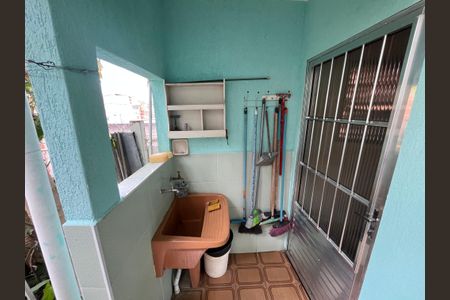 Casa à venda com 189m², 2 quartos e 2 vagas Casa à venda com 189m², 2 quartos e 2 vagasÁrea externa