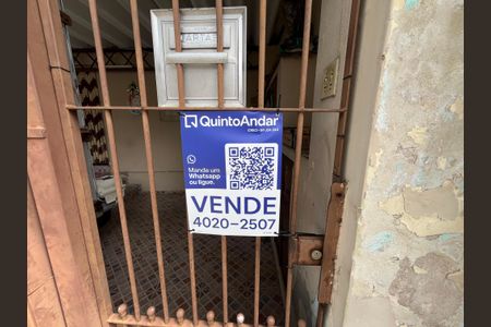 Casa à venda com 189m², 2 quartos e 2 vagas Casa à venda com 189m², 2 quartos e 2 vagasFachada/Placa