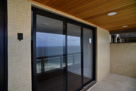 Apartamento à venda com 141m², 4 quartos e 2 vagasVaranda