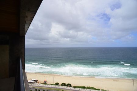 Apartamento à venda com 141m², 4 quartos e 2 vagasVaranda