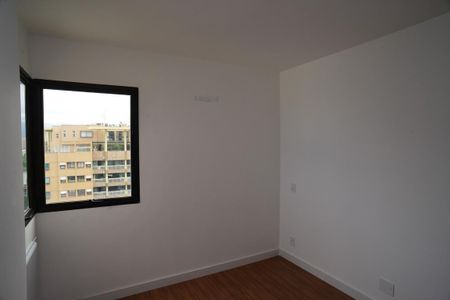 Apartamento à venda com 141m², 4 quartos e 2 vagasQuarto 2