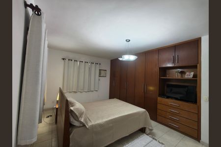 Casa de condomínio à venda com 270m², 5 quartos e 3 vagas Casa de condomínio à venda com 270m², 5 quartos e 3 vagasQuarto 5 Suite