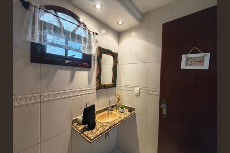 Casa de condomínio à venda com 270m², 5 quartos e 3 vagas Casa de condomínio à venda com 270m², 5 quartos e 3 vagasLavabo