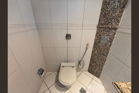 Casa de condomínio à venda com 270m², 5 quartos e 3 vagas Casa de condomínio à venda com 270m², 5 quartos e 3 vagasLavabo