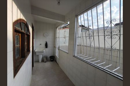 Casa de condomínio à venda com 270m², 5 quartos e 3 vagas Casa de condomínio à venda com 270m², 5 quartos e 3 vagasÁrea de Serviço