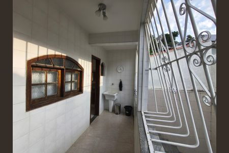 Casa de condomínio à venda com 270m², 5 quartos e 3 vagas Casa de condomínio à venda com 270m², 5 quartos e 3 vagasÁrea de Serviço