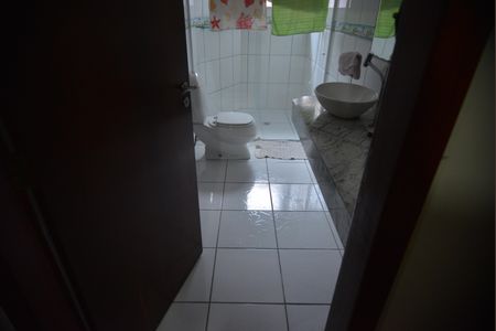 Casa para alugar com 280m², 3 quartos e 4 vagasBanheiro da Suíte 1