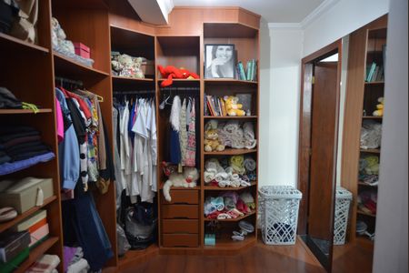 Casa para alugar com 280m², 3 quartos e 4 vagasCloset da suíte 2