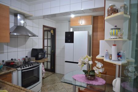 Casa para alugar com 280m², 3 quartos e 4 vagasCozinha