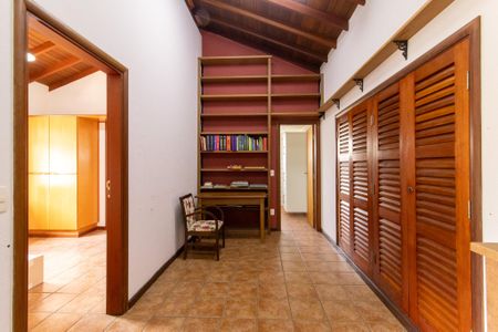 Corredor de casa à venda com 6 quartos, 444m² em Jardim Chapadão, Campinas