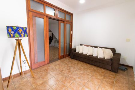 Casa à venda com 444m², 6 quartos e 5 vagas Casa à venda com 444m², 6 quartos e 5 vagasSala