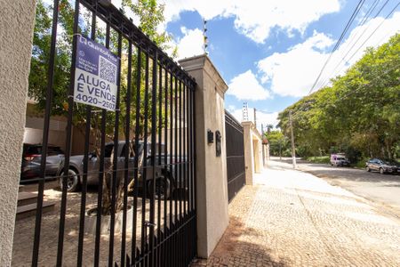 Casa à venda com 444m², 6 quartos e 5 vagas Casa à venda com 444m², 6 quartos e 5 vagasplaca