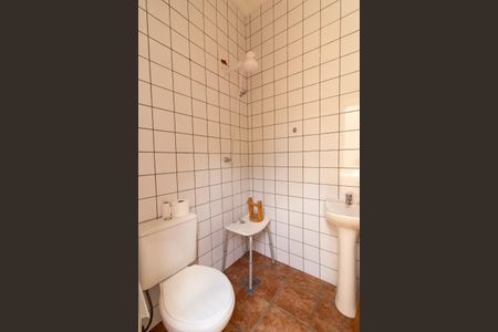 Casa à venda com 444m², 6 quartos e 5 vagas Casa à venda com 444m², 6 quartos e 5 vagasÁrea externa