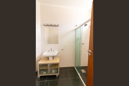 Casa à venda com 444m², 6 quartos e 5 vagas Casa à venda com 444m², 6 quartos e 5 vagasBanheiro do Quarto 2