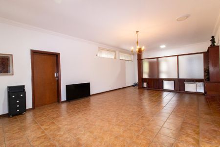 Casa à venda com 444m², 6 quartos e 5 vagas Casa à venda com 444m², 6 quartos e 5 vagasSala