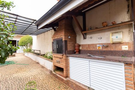 Casa à venda com 444m², 6 quartos e 5 vagas Casa à venda com 444m², 6 quartos e 5 vagasÁrea externa