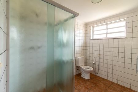 Casa à venda com 444m², 6 quartos e 5 vagas Casa à venda com 444m², 6 quartos e 5 vagasBanheiro Social