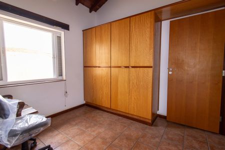 Casa à venda com 444m², 6 quartos e 5 vagas Casa à venda com 444m², 6 quartos e 5 vagasQuarto 6