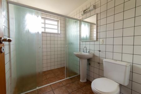 Casa à venda com 444m², 6 quartos e 5 vagas Casa à venda com 444m², 6 quartos e 5 vagasQuarto 5