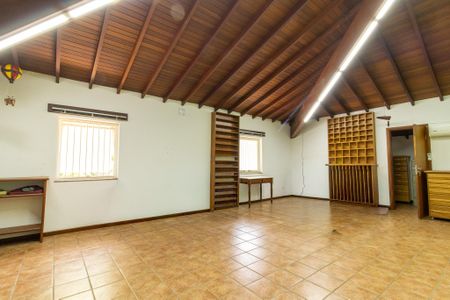 Casa à venda com 444m², 6 quartos e 5 vagas Casa à venda com 444m², 6 quartos e 5 vagasSala 2